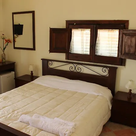 Bed & Breakfast Torre Di Cicala 3*