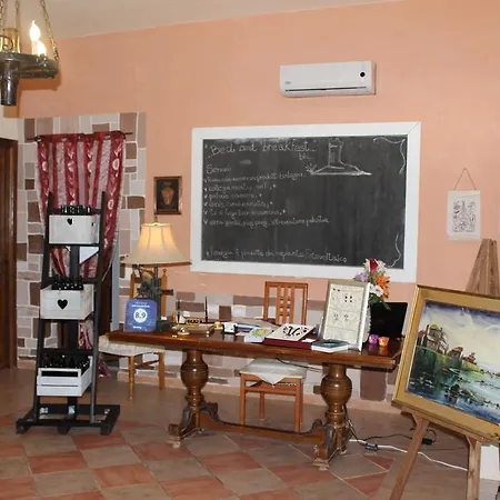 Torre Di Cicala Bed and Breakfast 3*