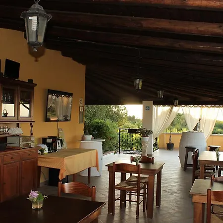 Torre Di Cicala Bed and Breakfast 3*